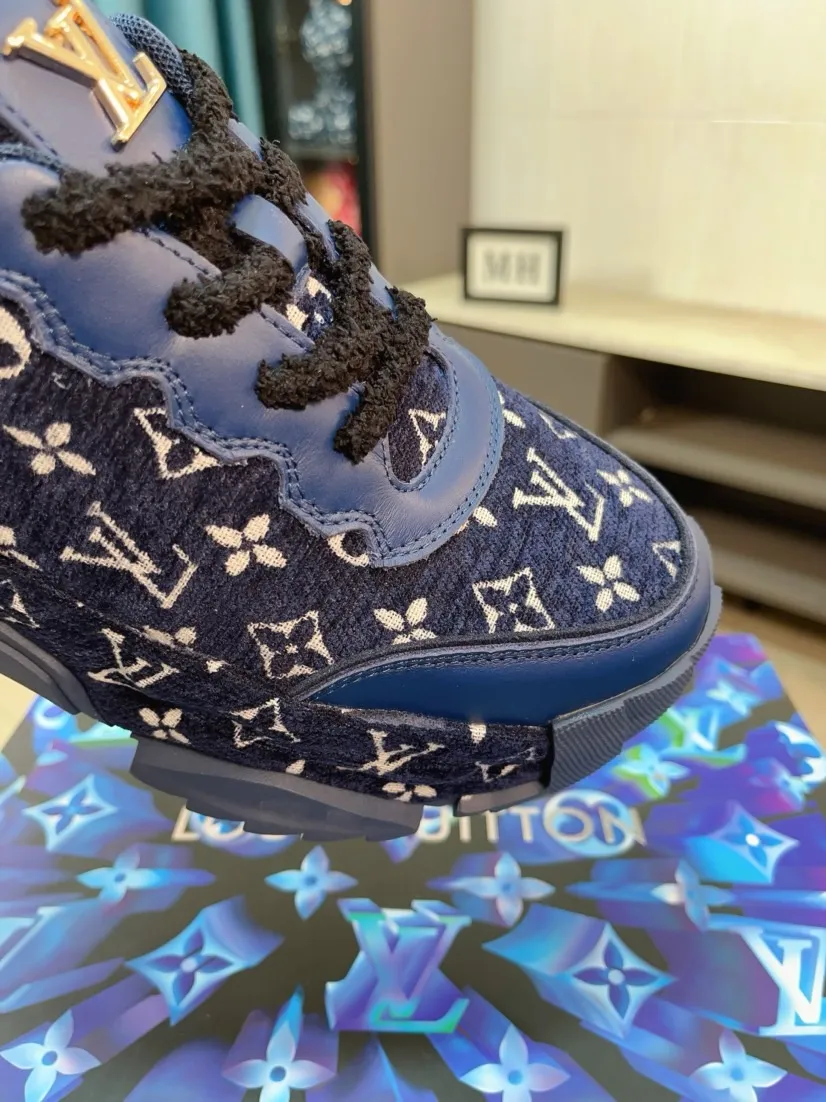 Men's men's shoes 💰580🌸🌸 LV style is novel and fashionable, the upper is made of imported cowhide + LV special materials! Super trendy design! It’s eye-catching! The leather is soft, delicate, shiny and translucent, showing the ultimate in pure handcraftsmanship, and the mesh is soft, comfortable and breathable! Size: 39-44 (38 45 customized)